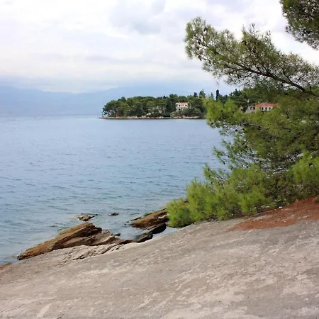 Seaside Holiday House Splitska, Brac - 5668 * Postira